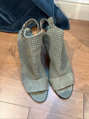 Vince Olive Green Suede Perforated Open-Toe Slingback Heels Sz 10